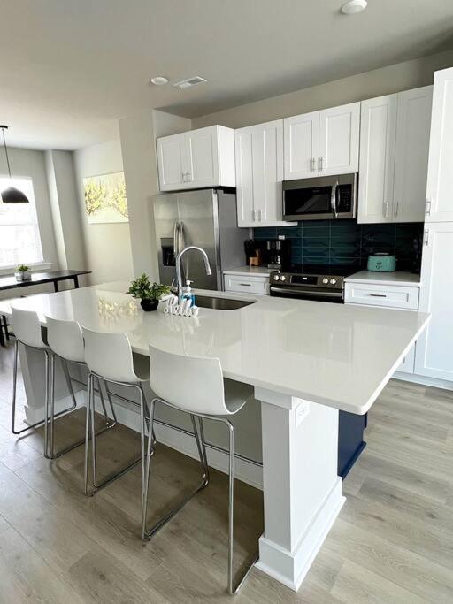 Brand New Build 10 Min- Uptown Villa ชาร์ล็อต ภายนอก รูปภาพ