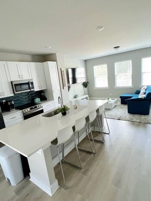 Brand New Build 10 Min- Uptown Villa ชาร์ล็อต ภายนอก รูปภาพ