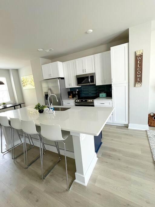 Brand New Build 10 Min- Uptown Villa ชาร์ล็อต ภายนอก รูปภาพ
